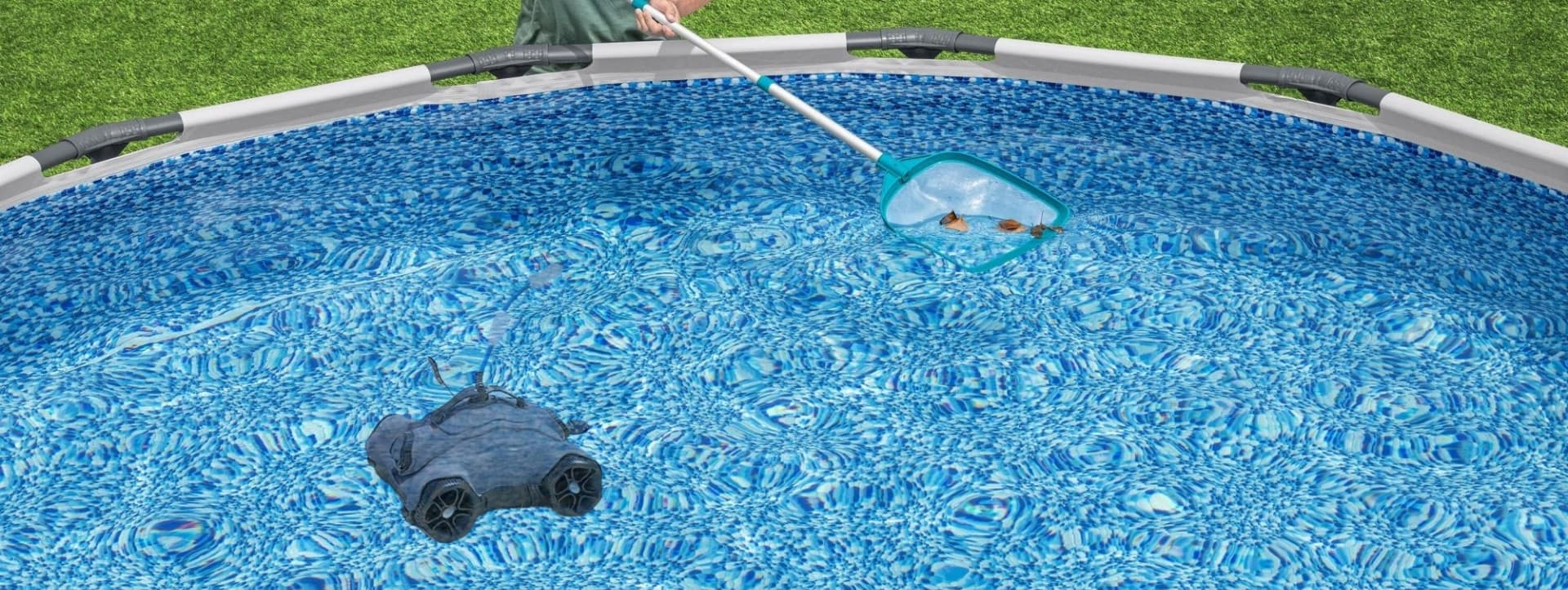Les accessoires incontournables pour entretenir facilement votre piscine